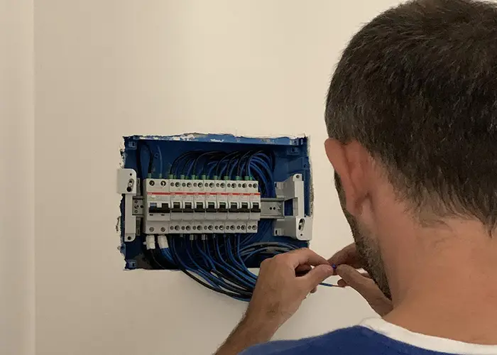 tecnici professionisti per installazione quadri elettrici monza brianza